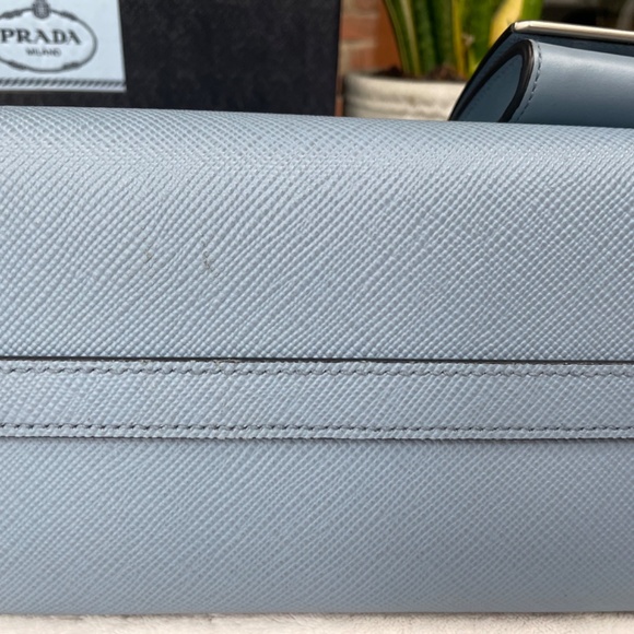 Saffiano Leather Prada Monochrome Bag - Picture 6 of 14
